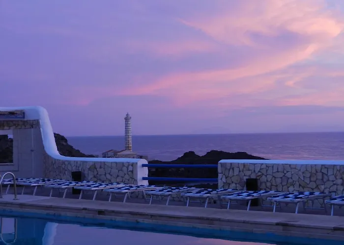 Hotel Villaggio Punta Spalmatore 3* Isola di Ustica